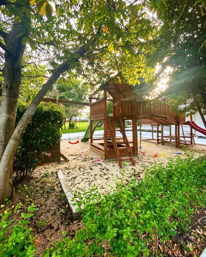 Friends Family Hotel 로제넷츠 외부 사진